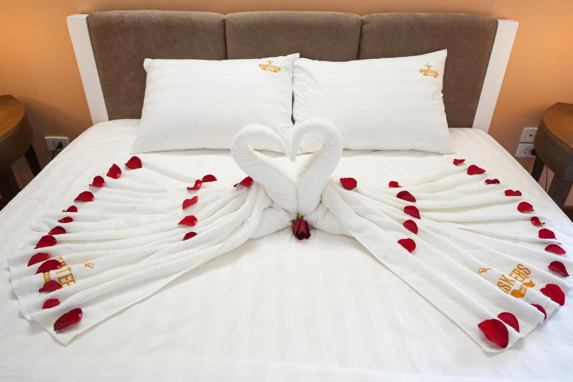 Musketeers Guest House Hanoi Bagian luar foto