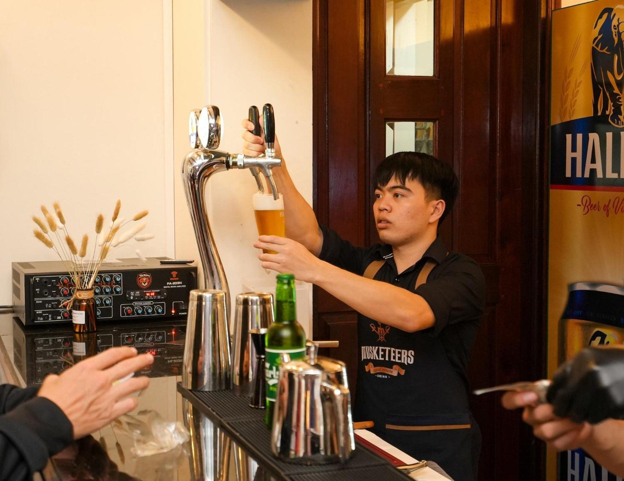 Musketeers Guest House Hanoi Bagian luar foto