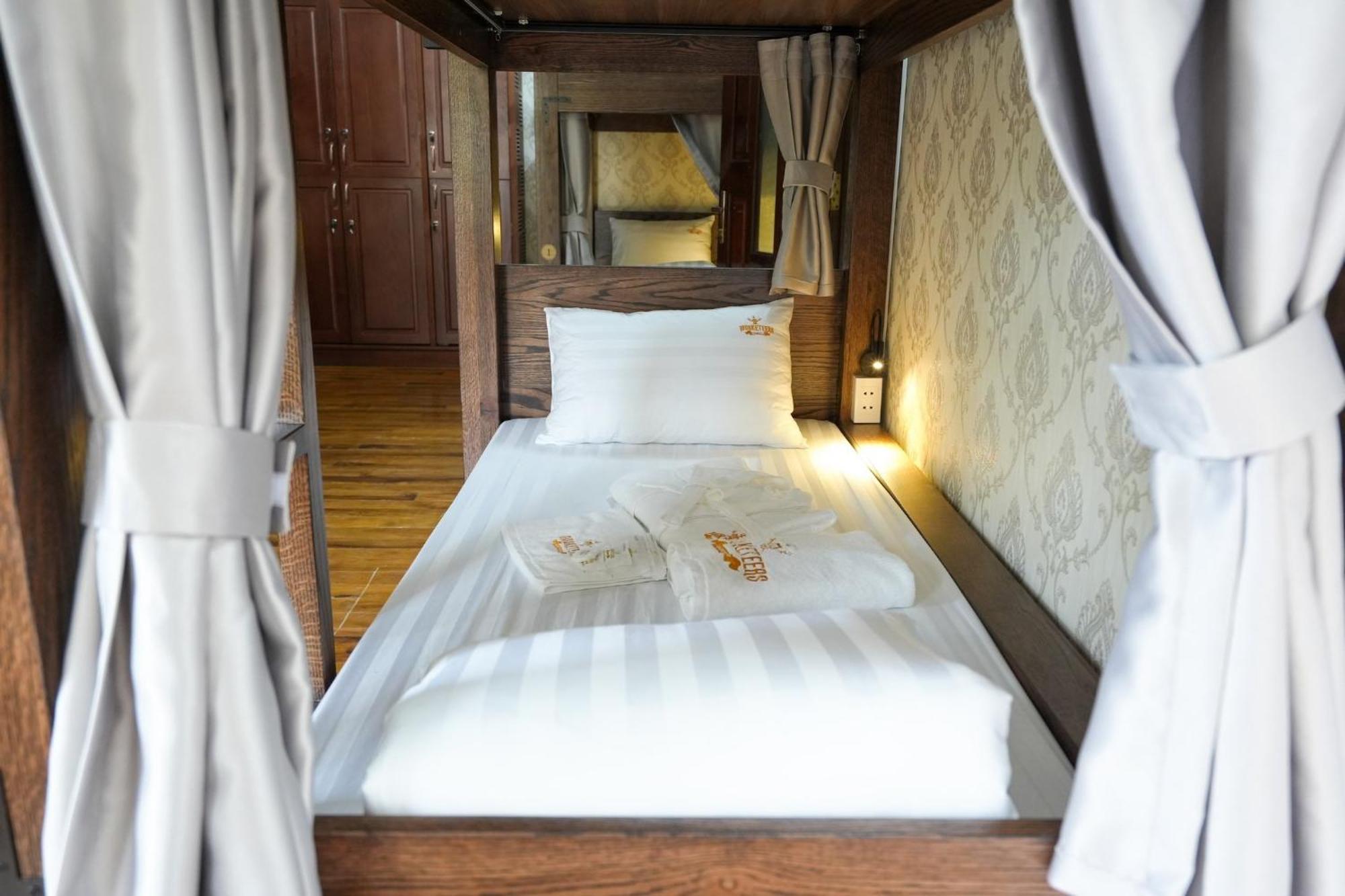Musketeers Guest House Hanoi Bagian luar foto